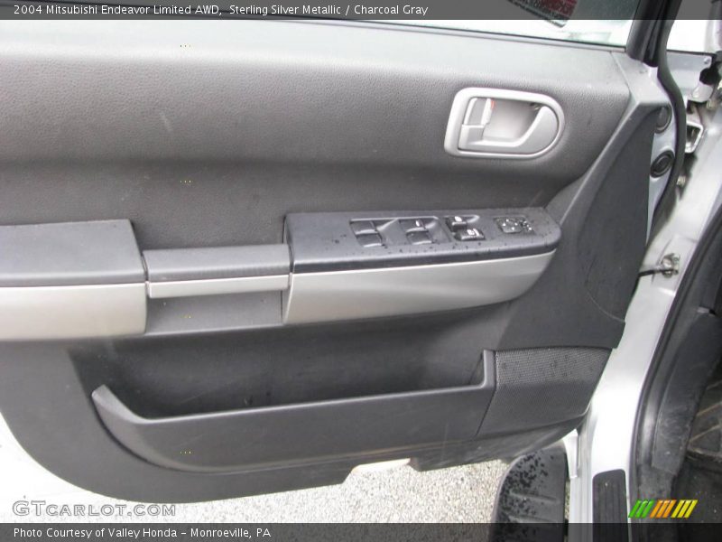 Sterling Silver Metallic / Charcoal Gray 2004 Mitsubishi Endeavor Limited AWD