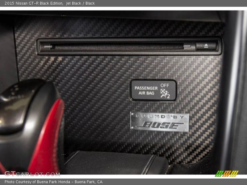 Jet Black / Black 2015 Nissan GT-R Black Edition