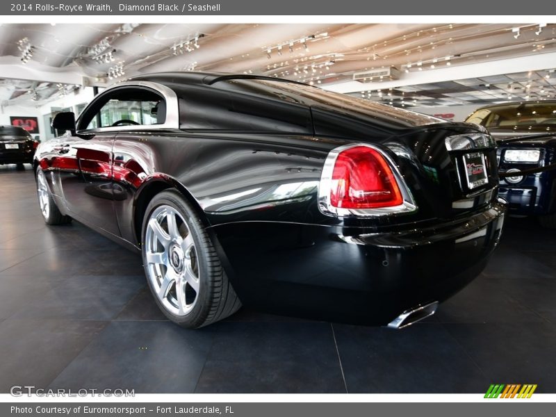 Diamond Black / Seashell 2014 Rolls-Royce Wraith