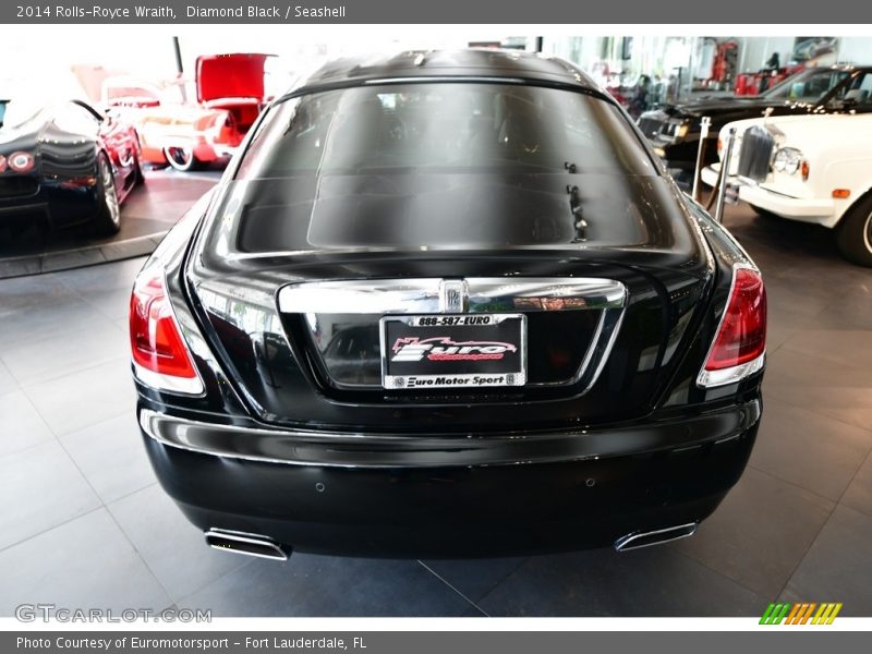 Diamond Black / Seashell 2014 Rolls-Royce Wraith