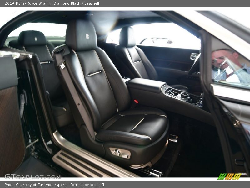 Diamond Black / Seashell 2014 Rolls-Royce Wraith
