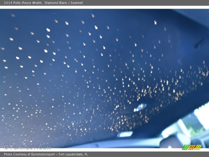 Diamond Black / Seashell 2014 Rolls-Royce Wraith