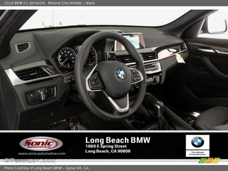 Mineral Grey Metallic / Black 2019 BMW X1 sDrive28i