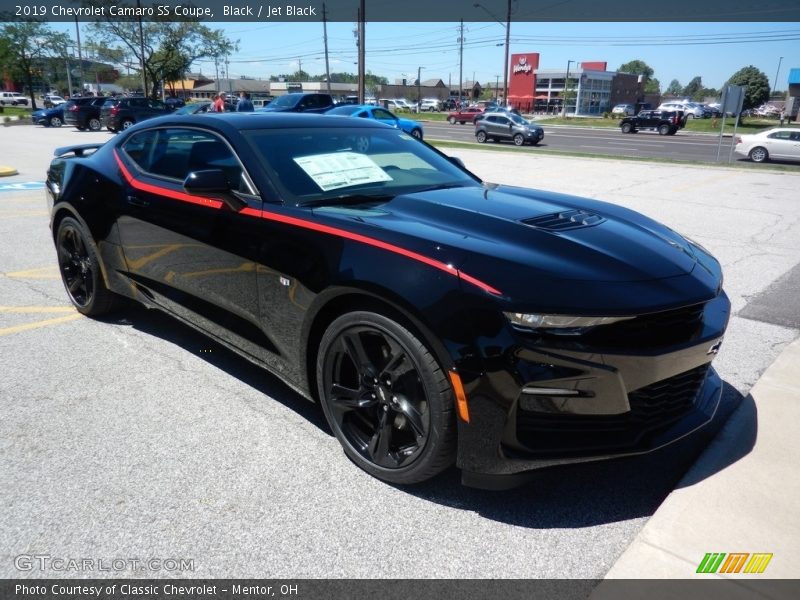 Front 3/4 View of 2019 Camaro SS Coupe