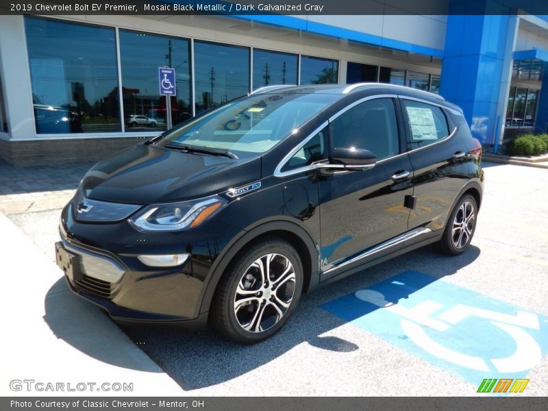 Front 3/4 View of 2019 Bolt EV Premier