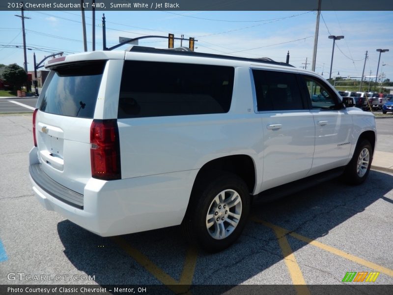 Summit White / Jet Black 2019 Chevrolet Suburban LT 4WD