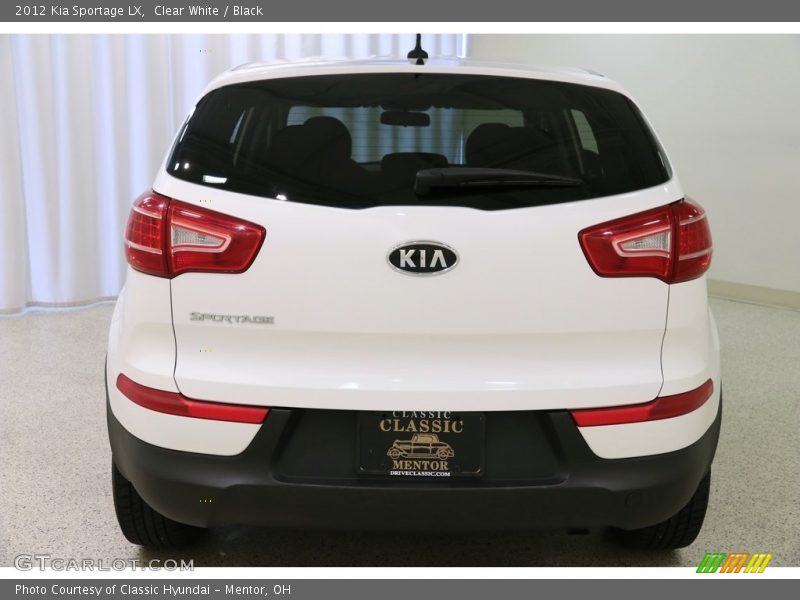 Clear White / Black 2012 Kia Sportage LX