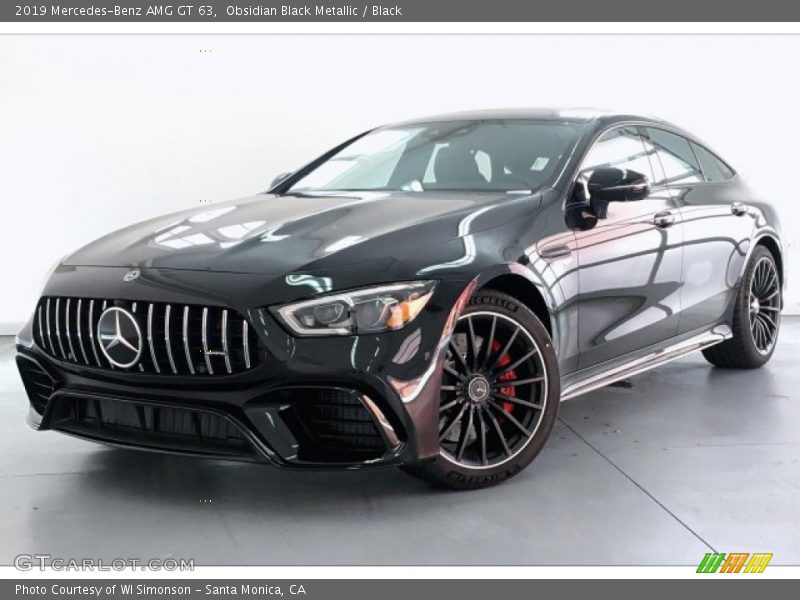 Front 3/4 View of 2019 AMG GT 63