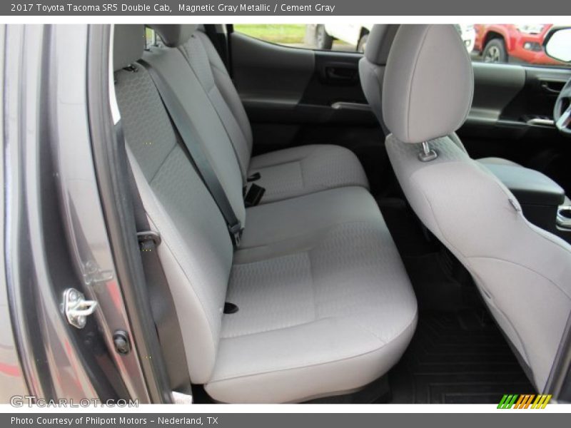Magnetic Gray Metallic / Cement Gray 2017 Toyota Tacoma SR5 Double Cab