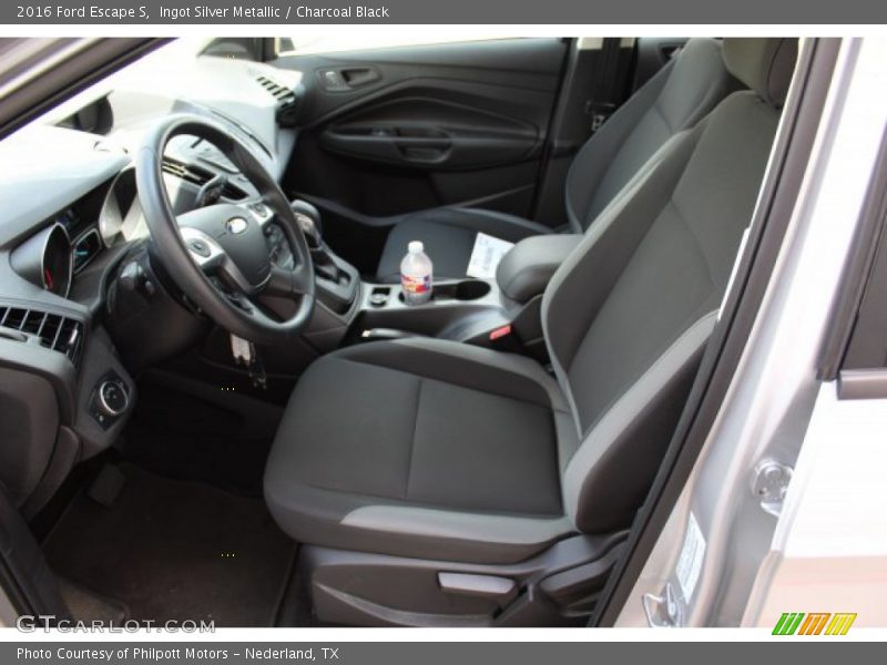 Ingot Silver Metallic / Charcoal Black 2016 Ford Escape S