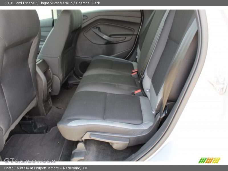 Ingot Silver Metallic / Charcoal Black 2016 Ford Escape S