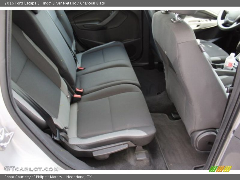 Ingot Silver Metallic / Charcoal Black 2016 Ford Escape S