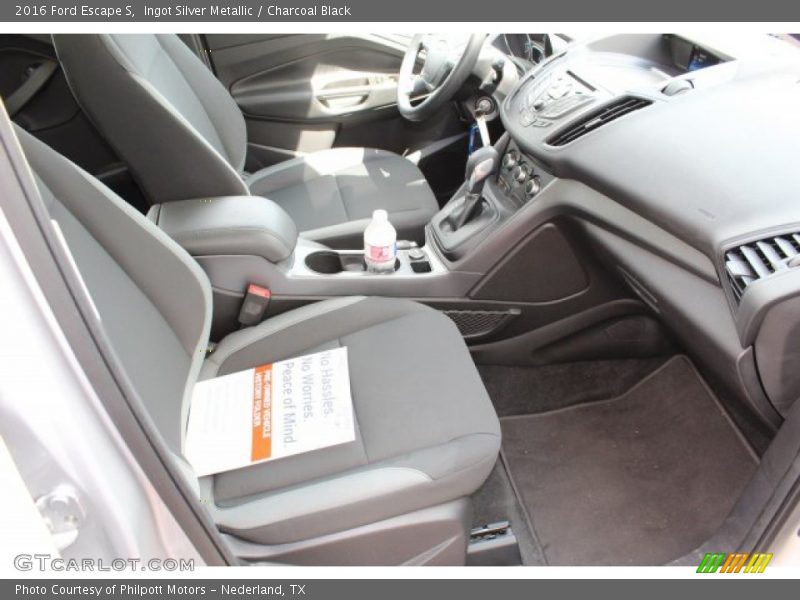 Ingot Silver Metallic / Charcoal Black 2016 Ford Escape S