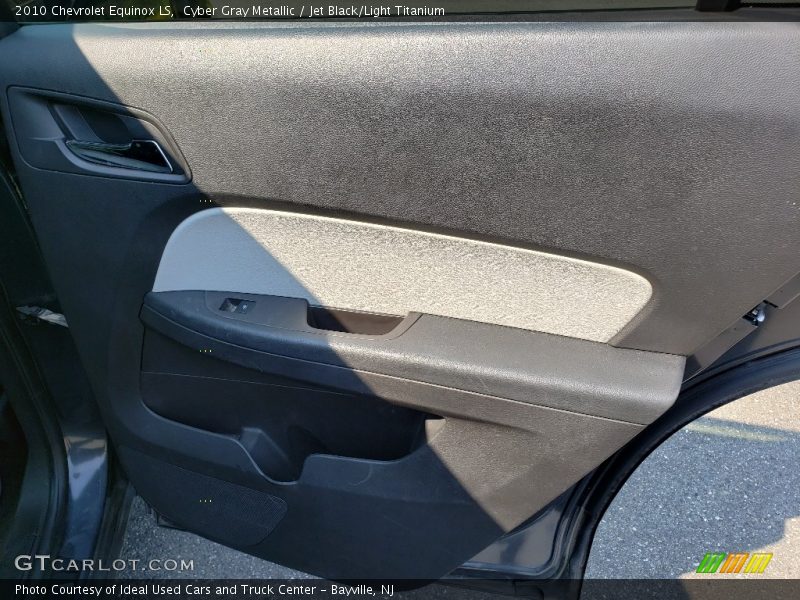 Cyber Gray Metallic / Jet Black/Light Titanium 2010 Chevrolet Equinox LS