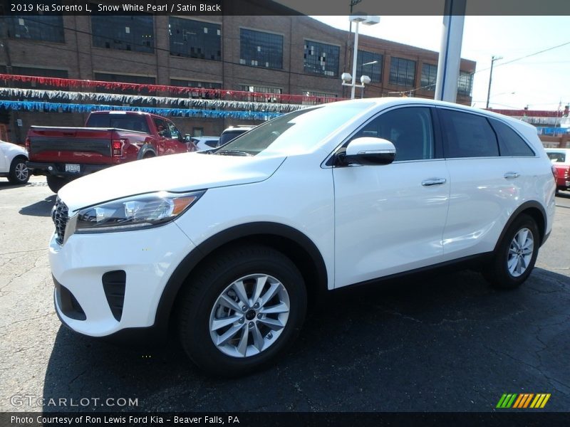 Snow White Pearl / Satin Black 2019 Kia Sorento L