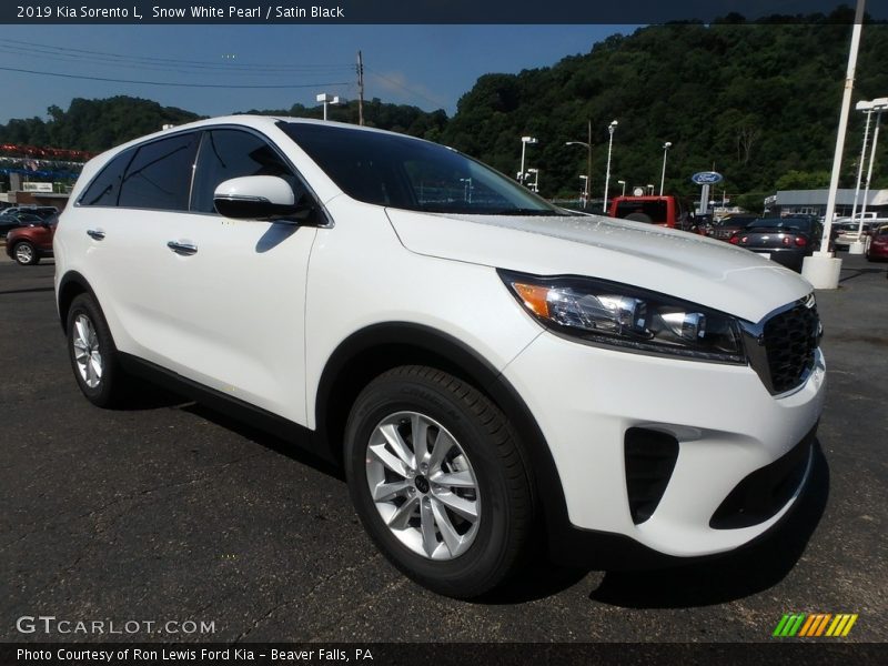 Snow White Pearl / Satin Black 2019 Kia Sorento L