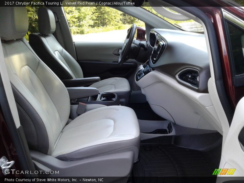 Velvet Red Pearl / Cognac/Alloy/Toffee 2017 Chrysler Pacifica Touring L
