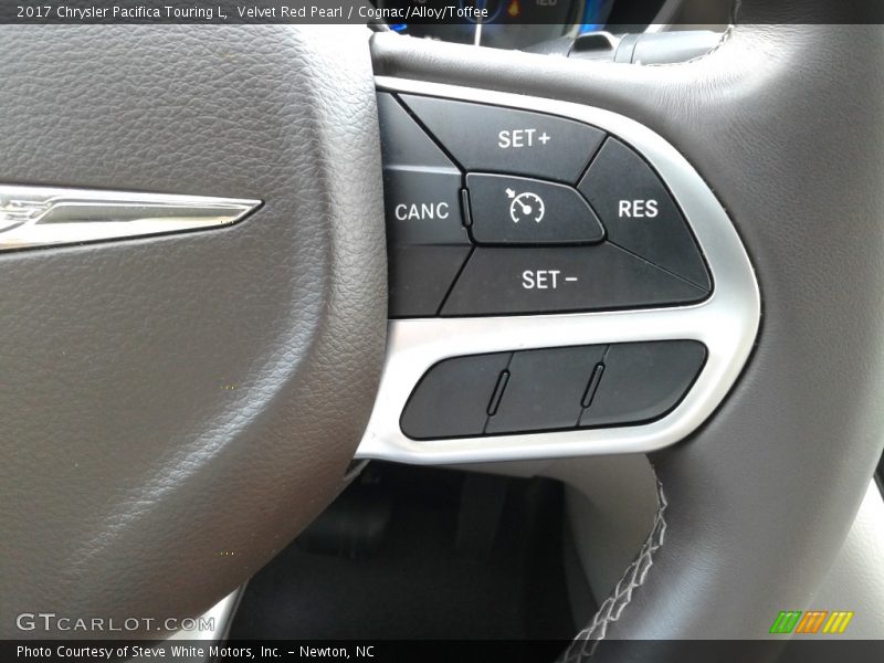 Velvet Red Pearl / Cognac/Alloy/Toffee 2017 Chrysler Pacifica Touring L