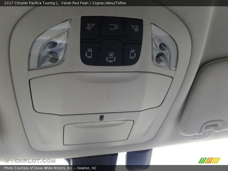 Velvet Red Pearl / Cognac/Alloy/Toffee 2017 Chrysler Pacifica Touring L