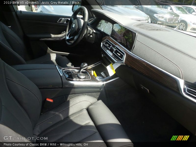 Arctic Grey Metallic / Black 2019 BMW X5 xDrive40i