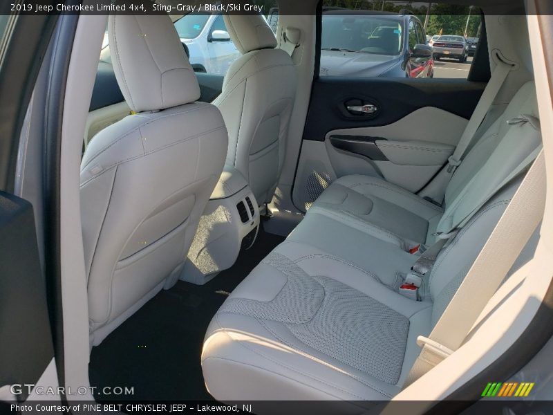 Sting-Gray / Black/Ski Grey 2019 Jeep Cherokee Limited 4x4
