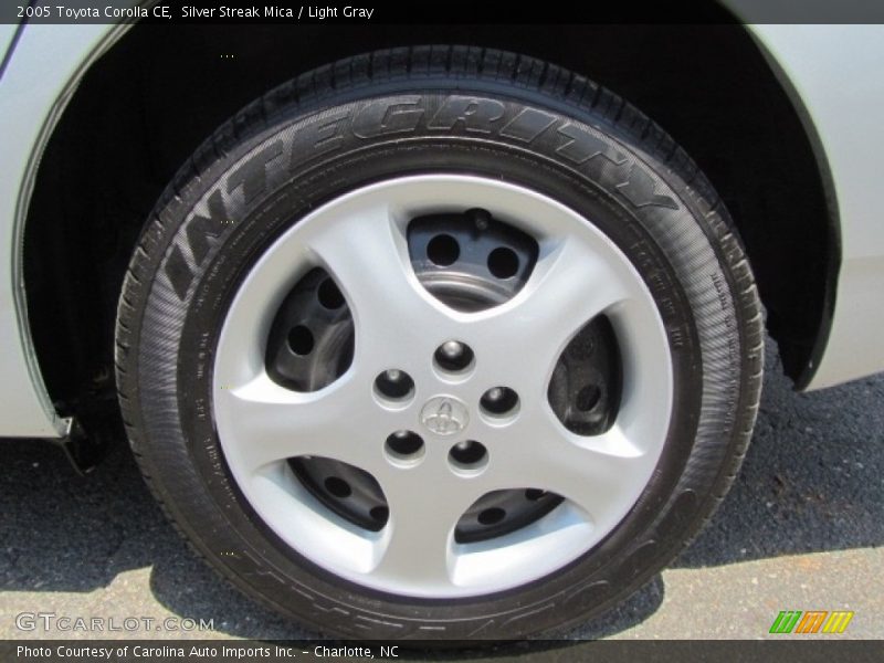 Silver Streak Mica / Light Gray 2005 Toyota Corolla CE