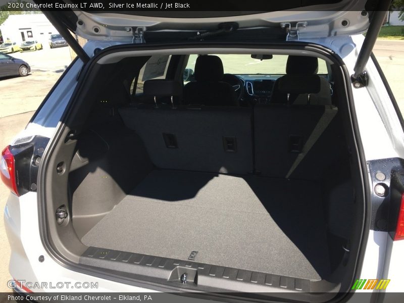  2020 Equinox LT AWD Trunk