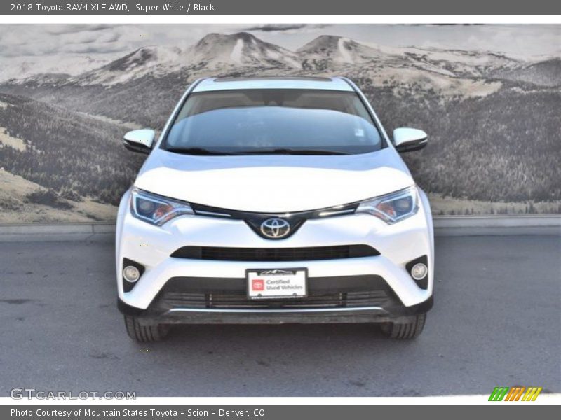 Super White / Black 2018 Toyota RAV4 XLE AWD
