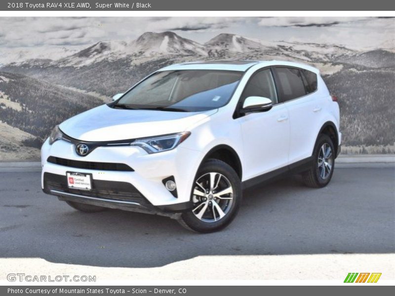 Super White / Black 2018 Toyota RAV4 XLE AWD
