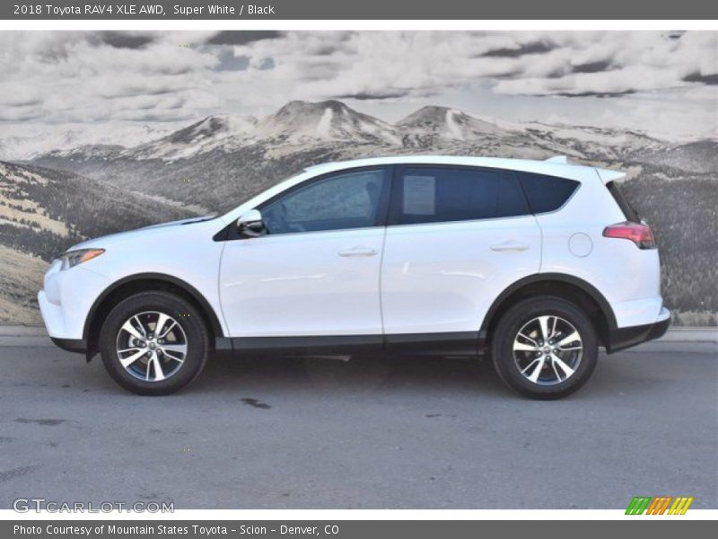 Super White / Black 2018 Toyota RAV4 XLE AWD