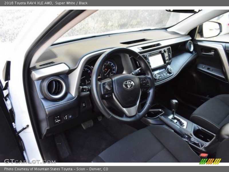 Super White / Black 2018 Toyota RAV4 XLE AWD