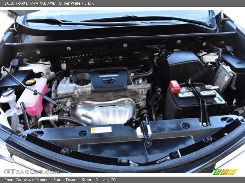 Super White / Black 2018 Toyota RAV4 XLE AWD
