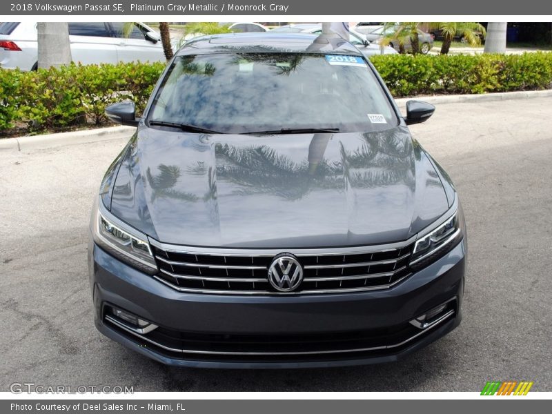 Platinum Gray Metallic / Moonrock Gray 2018 Volkswagen Passat SE