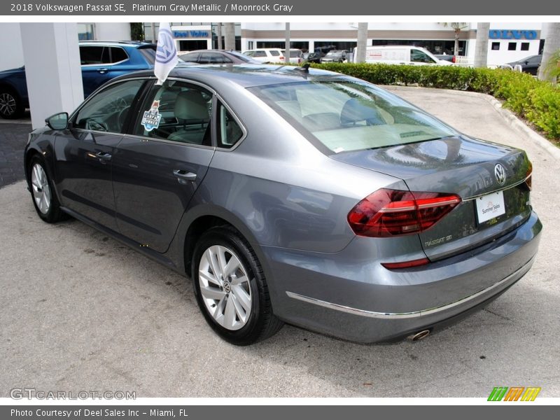 Platinum Gray Metallic / Moonrock Gray 2018 Volkswagen Passat SE
