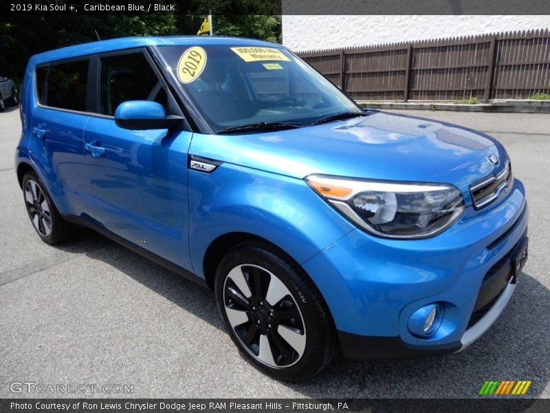 Front 3/4 View of 2019 Soul +