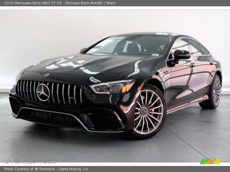 Front 3/4 View of 2019 AMG GT 63