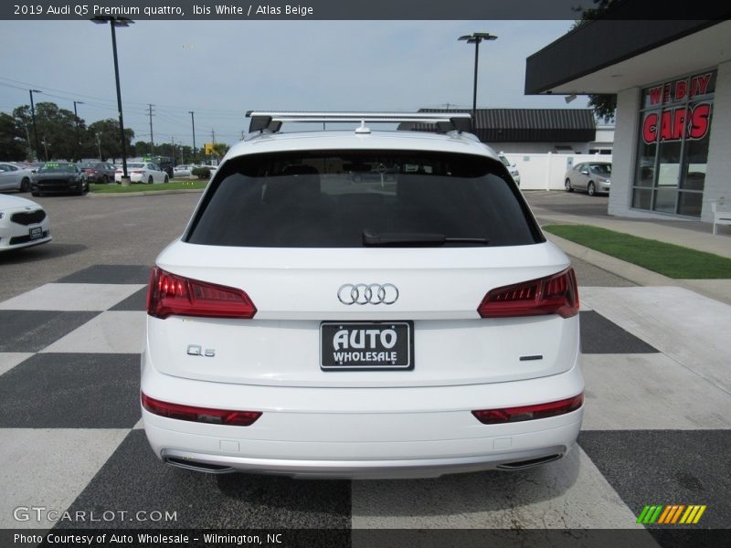 Ibis White / Atlas Beige 2019 Audi Q5 Premium quattro