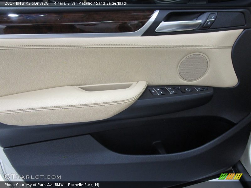 Mineral Silver Metallic / Sand Beige/Black 2017 BMW X3 xDrive28i