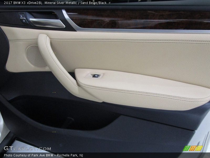 Mineral Silver Metallic / Sand Beige/Black 2017 BMW X3 xDrive28i