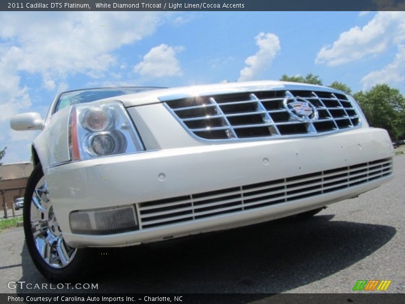 White Diamond Tricoat / Light Linen/Cocoa Accents 2011 Cadillac DTS Platinum