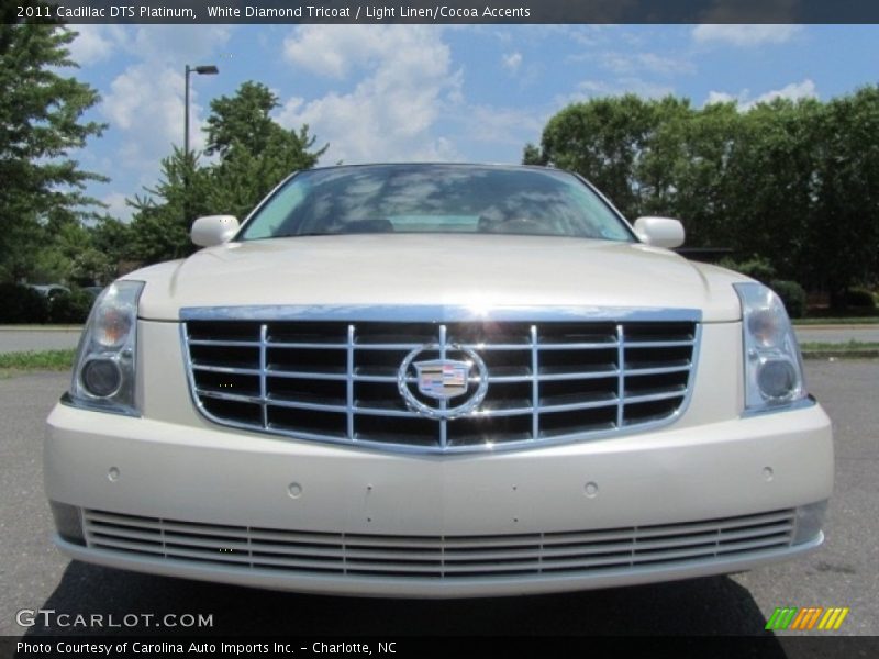 White Diamond Tricoat / Light Linen/Cocoa Accents 2011 Cadillac DTS Platinum