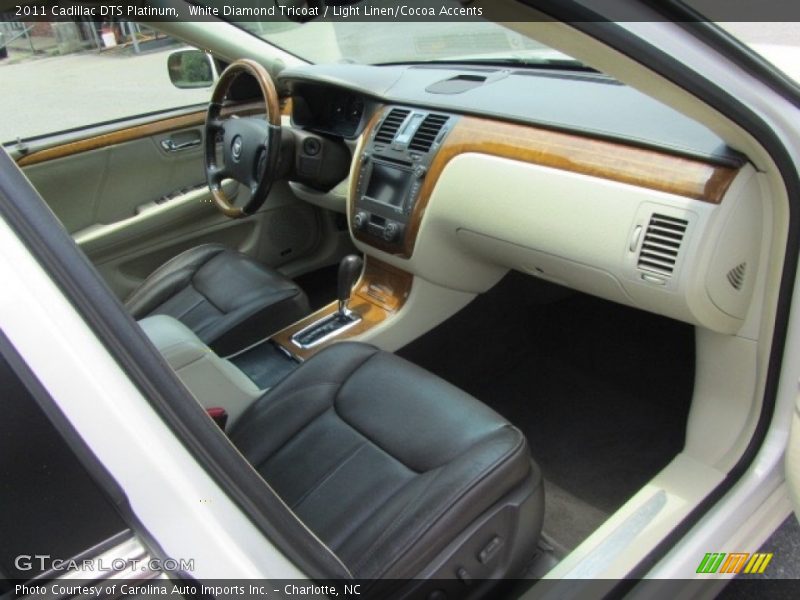 White Diamond Tricoat / Light Linen/Cocoa Accents 2011 Cadillac DTS Platinum