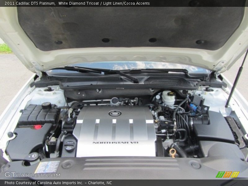 White Diamond Tricoat / Light Linen/Cocoa Accents 2011 Cadillac DTS Platinum