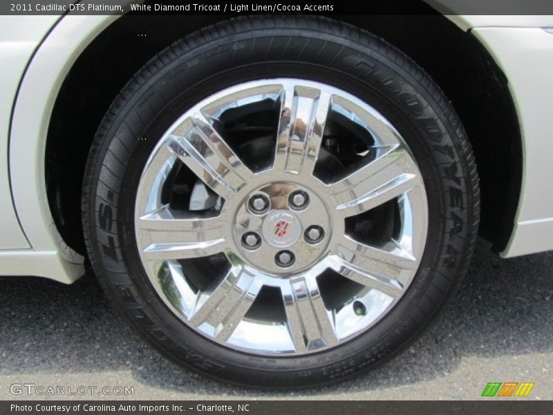 White Diamond Tricoat / Light Linen/Cocoa Accents 2011 Cadillac DTS Platinum