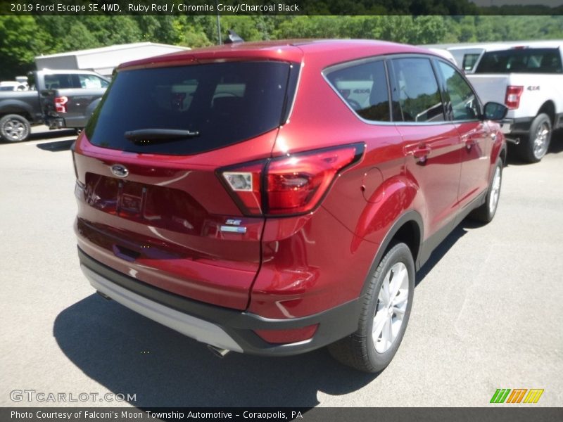 Ruby Red / Chromite Gray/Charcoal Black 2019 Ford Escape SE 4WD