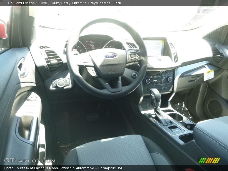 Ruby Red / Chromite Gray/Charcoal Black 2019 Ford Escape SE 4WD