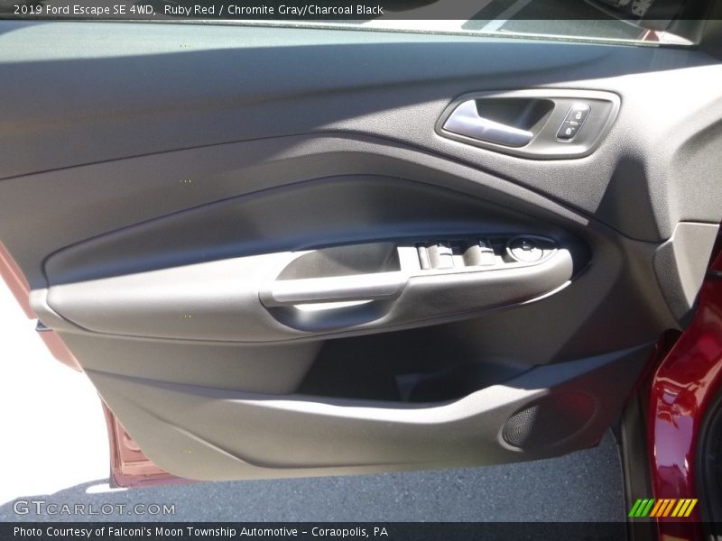 Ruby Red / Chromite Gray/Charcoal Black 2019 Ford Escape SE 4WD