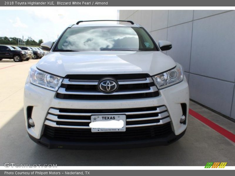 Blizzard White Pearl / Almond 2018 Toyota Highlander XLE