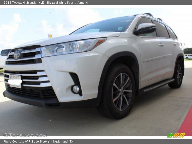 Blizzard White Pearl / Almond 2018 Toyota Highlander XLE