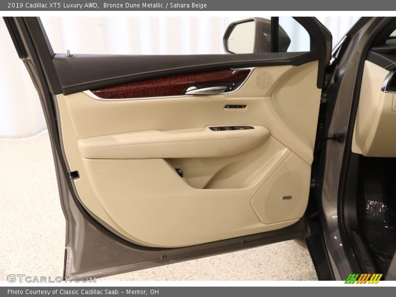 Bronze Dune Metallic / Sahara Beige 2019 Cadillac XT5 Luxury AWD